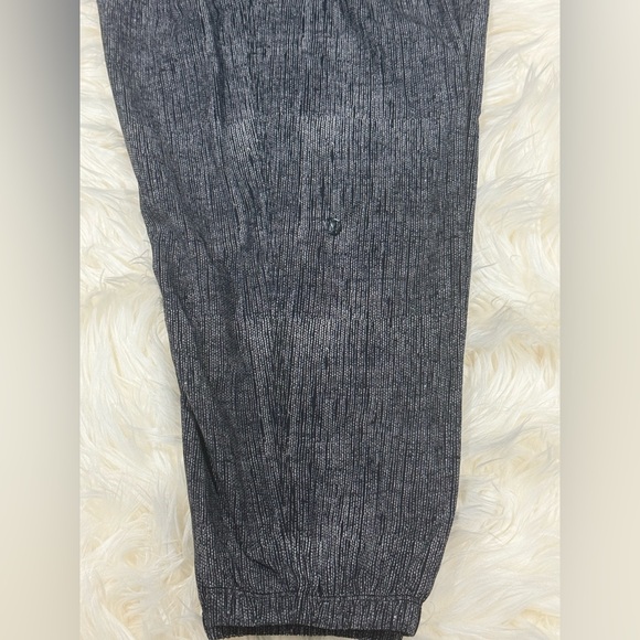 Lululemon Rollin' With My Omies Pant - Picture 8 of 8